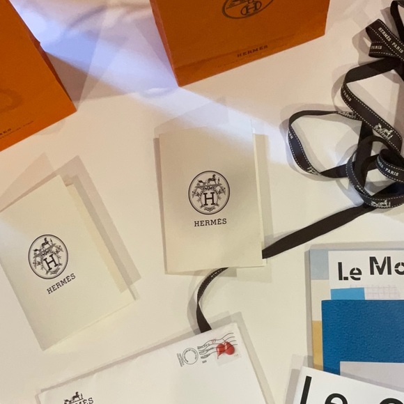 HERMÈS BUNDLE - Picture 7 of 12